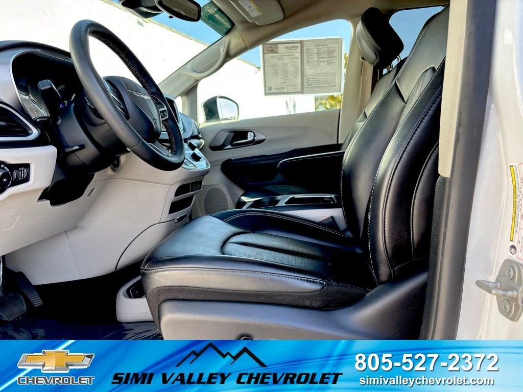 2023 Chrysler Pacifica Touring L