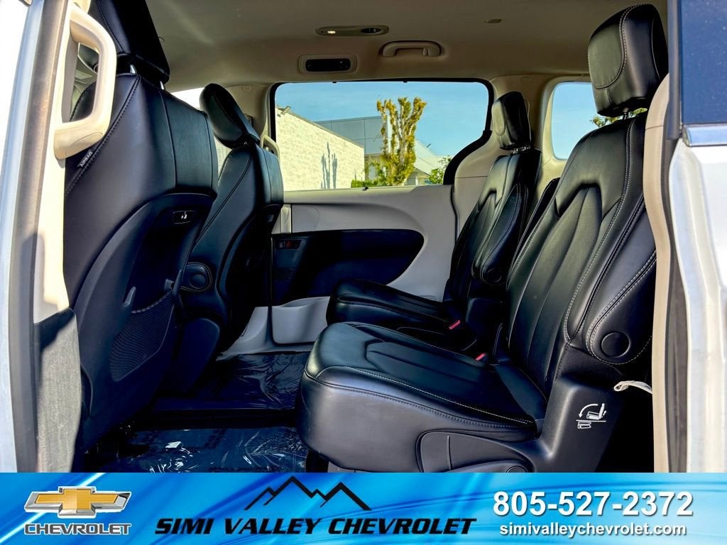 2023 Chrysler Pacifica Touring L