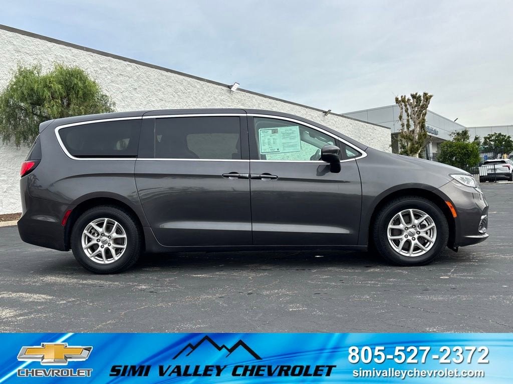 2023 Chrysler Pacifica Touring L