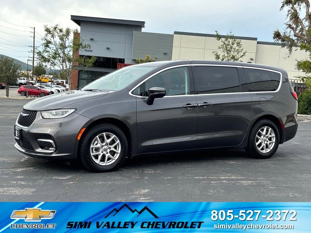 2023 Chrysler Pacifica Touring L