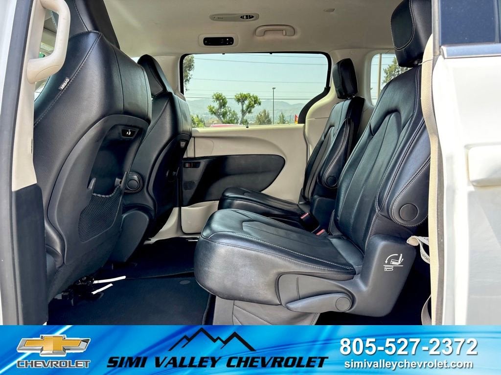 2022 Chrysler Pacifica Touring L