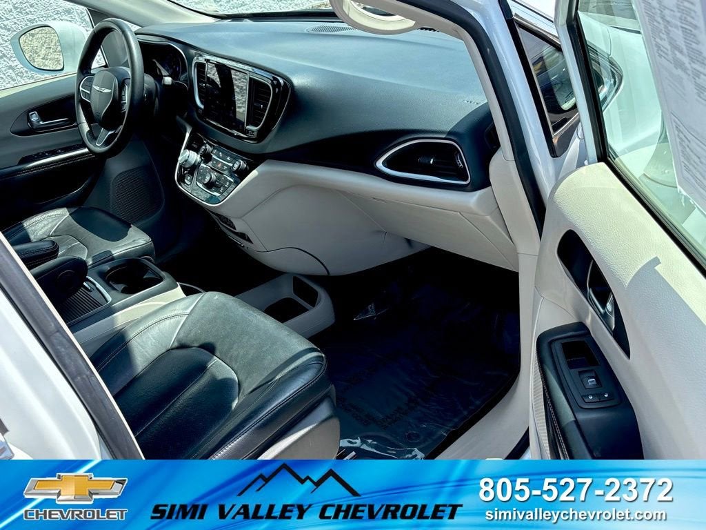 2022 Chrysler Pacifica Touring L
