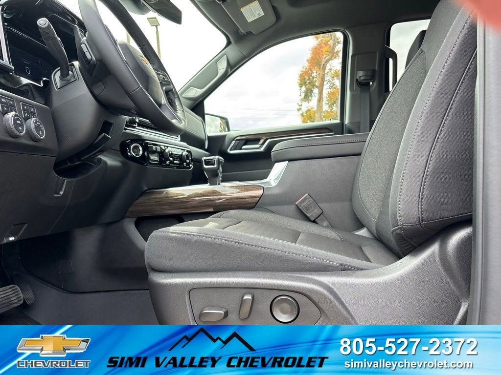 2025 Chevrolet Silverado 1500 LT